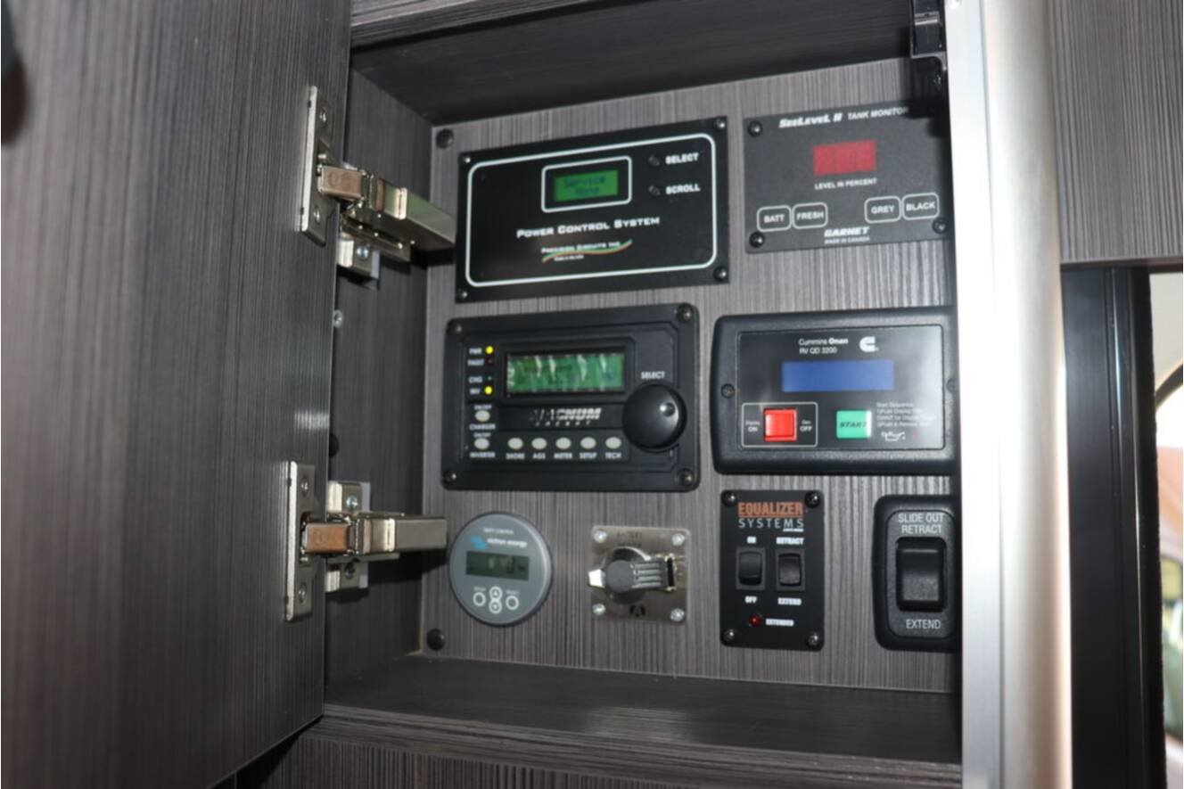 A photo of this 2021 Airstream Atlas Murphy Suite