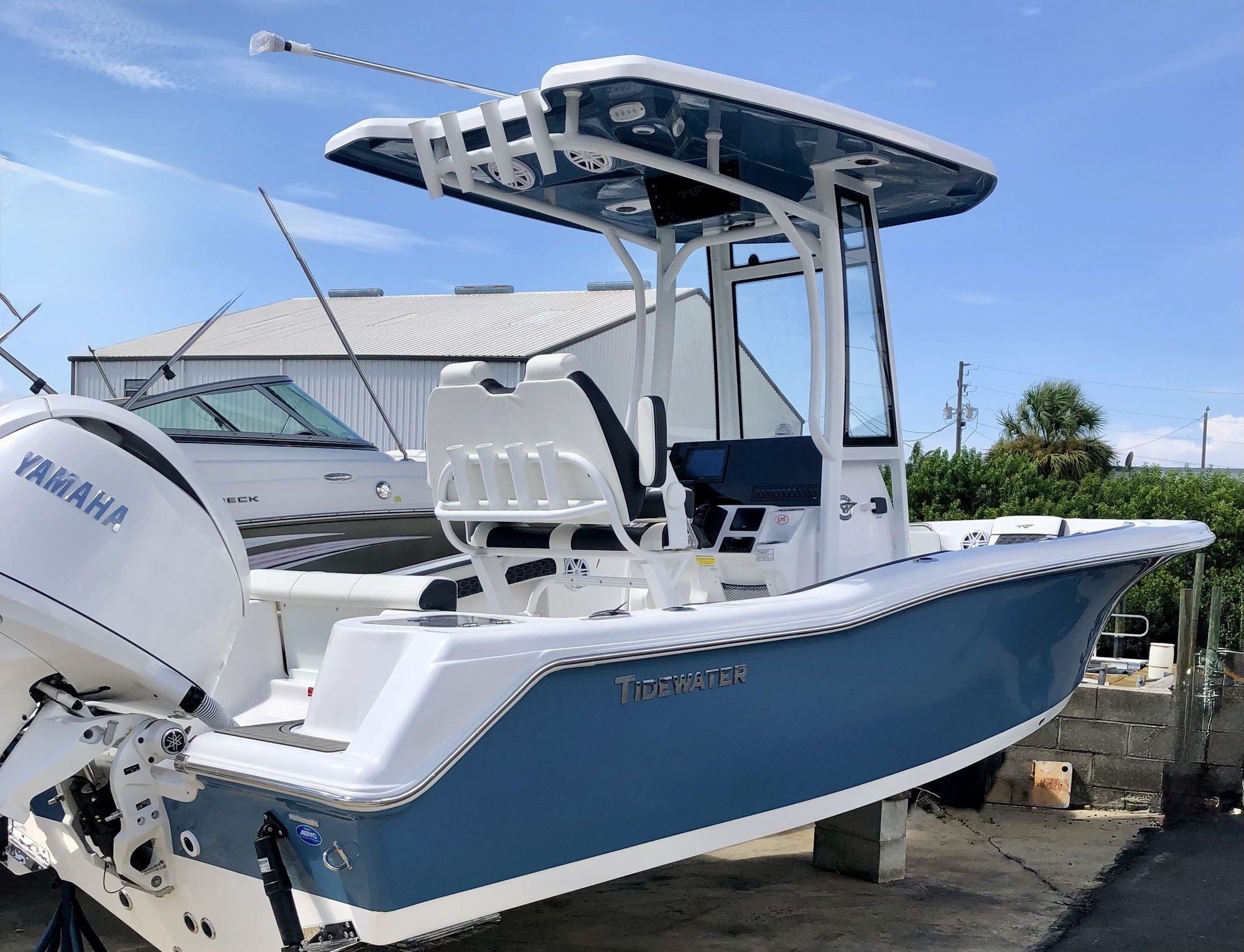 2027 Tidewater (#ZC109) 210 CC ADVENTURE - COLOR -COASTAL Center Console Boat boat