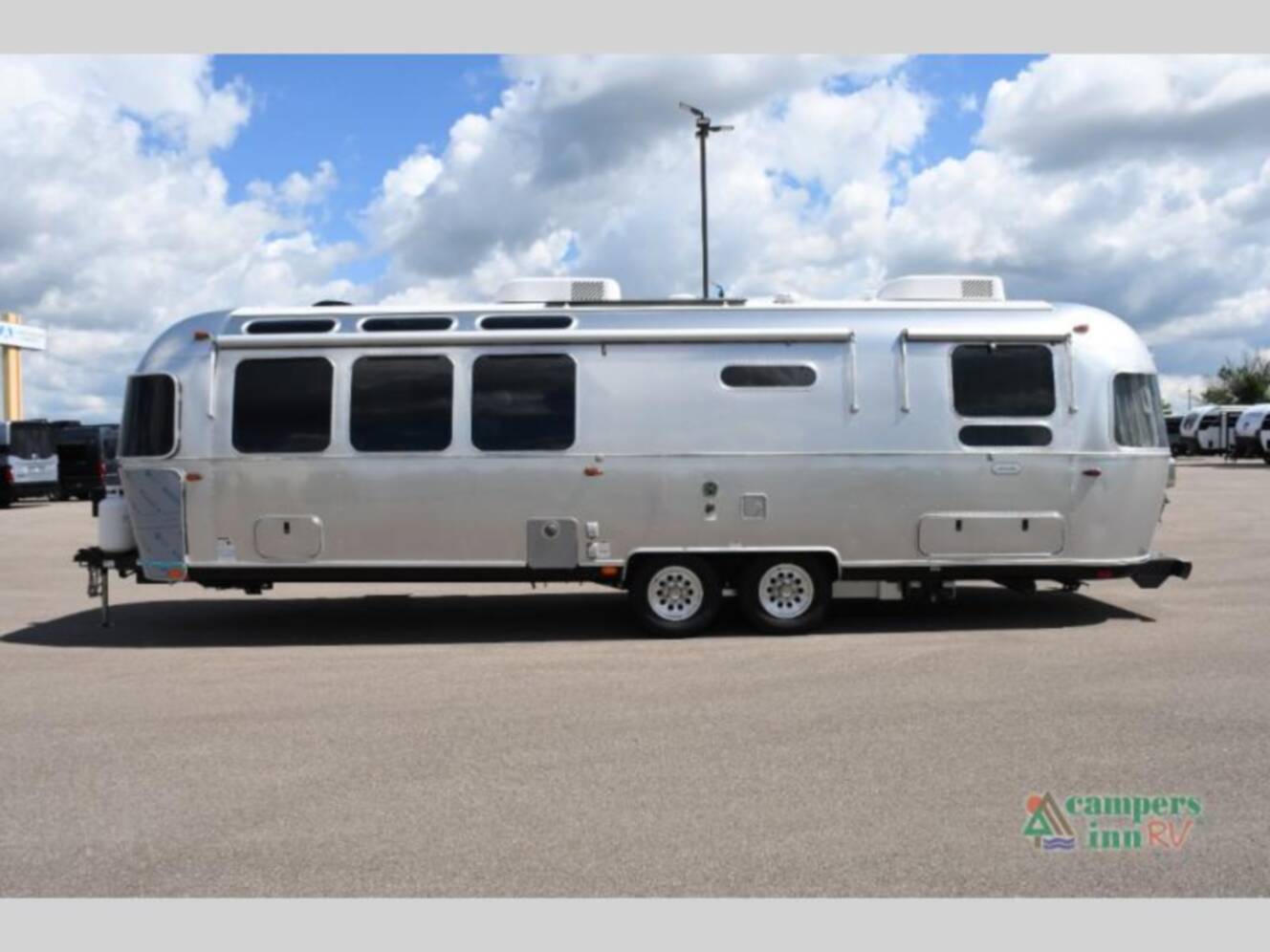 A photo of this 2026 Airstream Globetrotter 30RBT