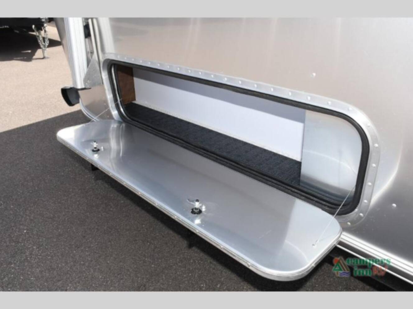 A photo of this 2026 Airstream Globetrotter 30RBT