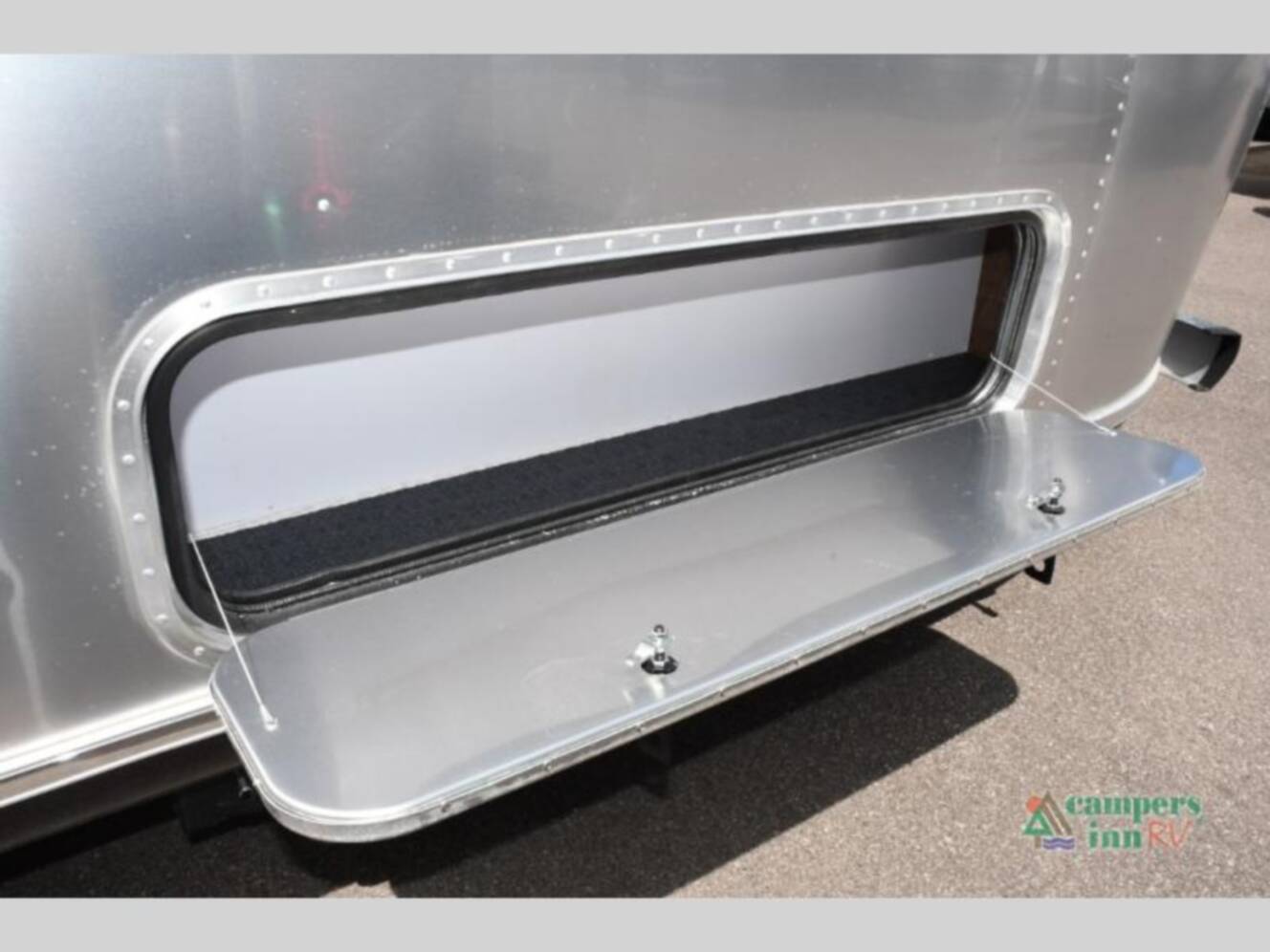 A photo of this 2026 Airstream Globetrotter 30RBT