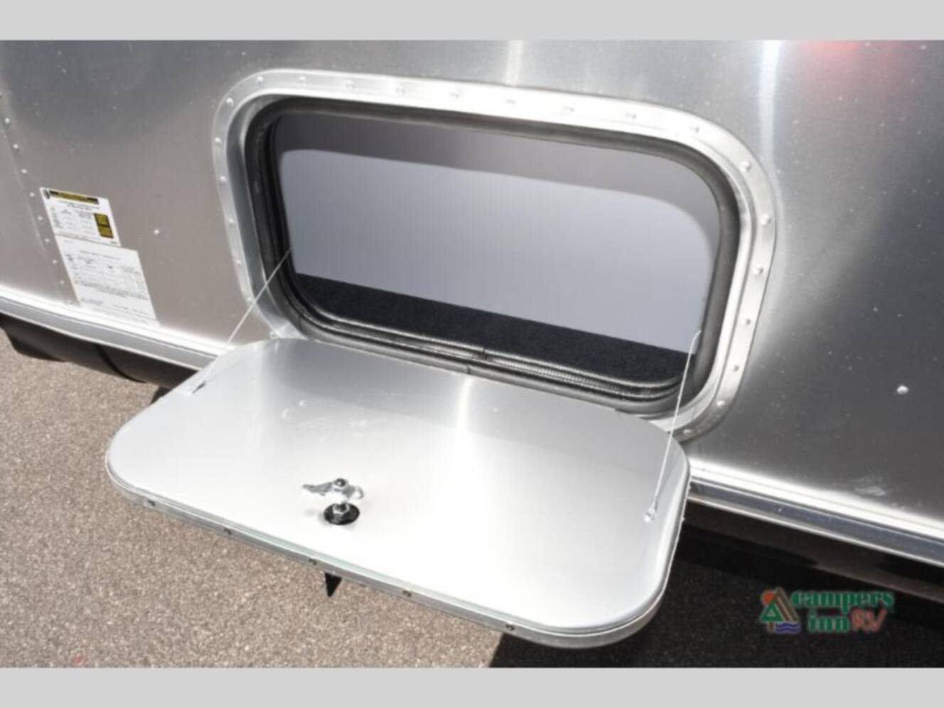 A photo of this 2026 Airstream Globetrotter 30RBT
