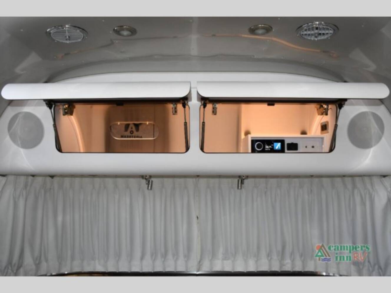 A photo of this 2026 Airstream Globetrotter 30RBT