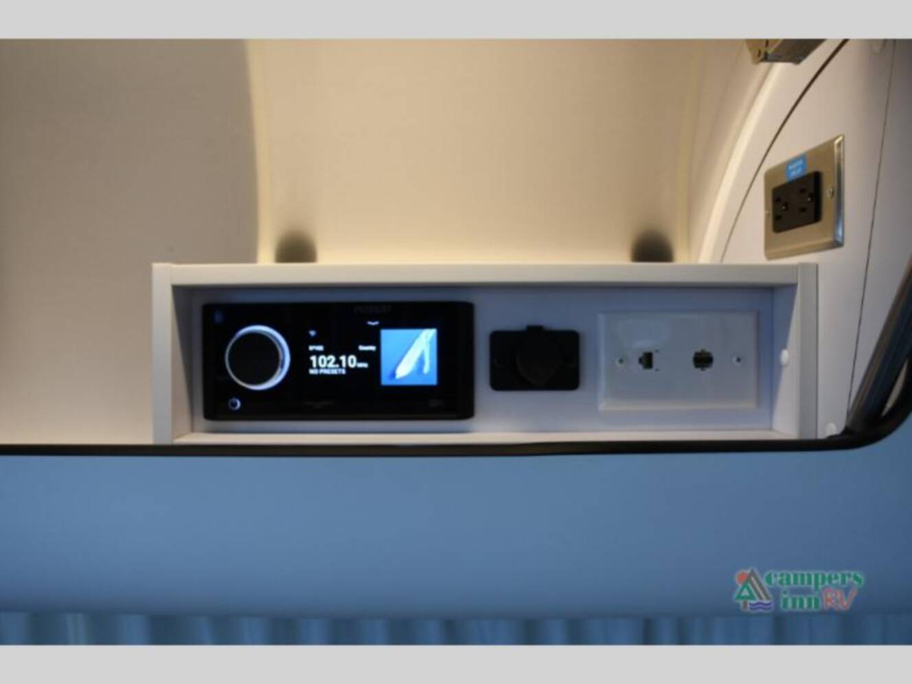 A photo of this 2026 Airstream Globetrotter 30RBT