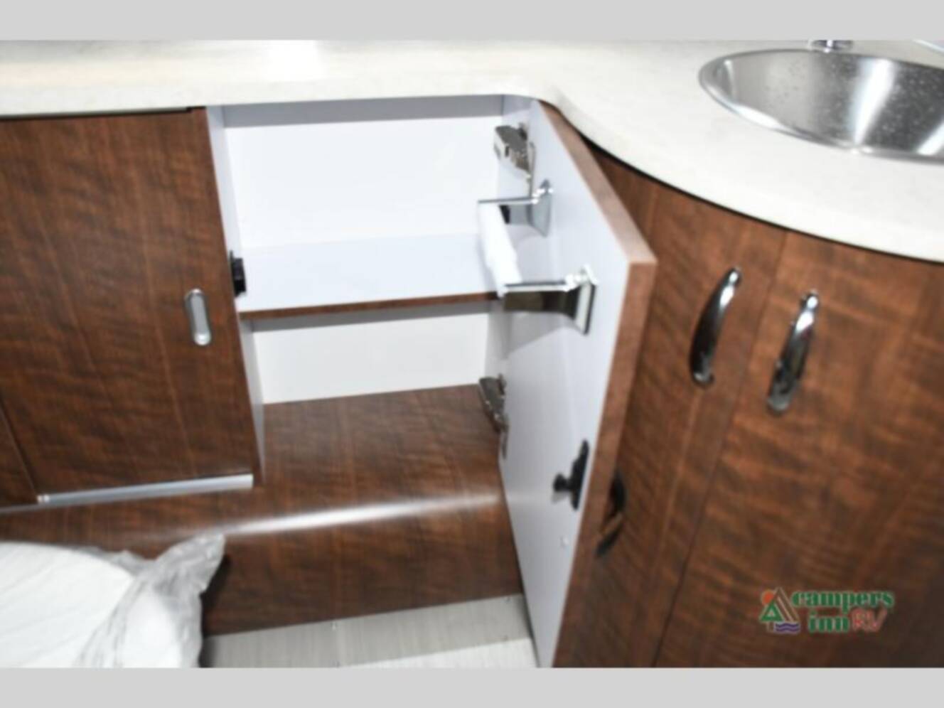 A photo of this 2026 Airstream Globetrotter 30RBT