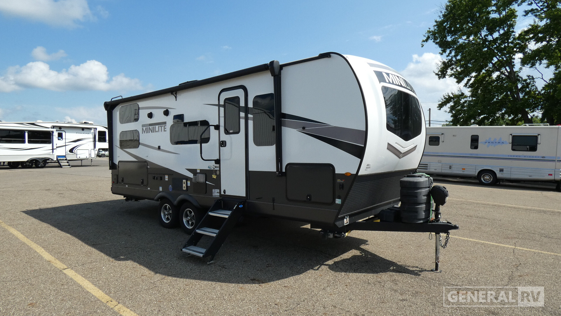 2025 Forest River Rockwood Mini lite 2509S in north canton OH