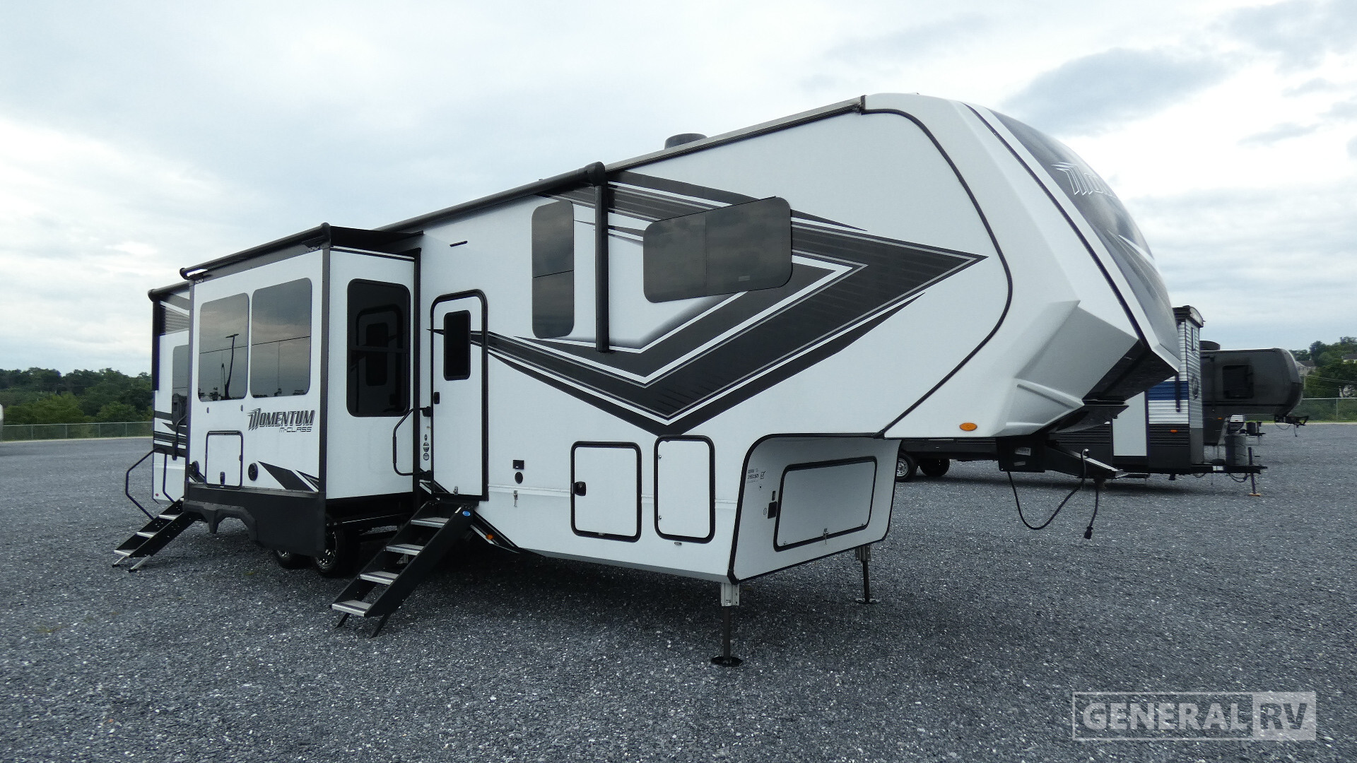 2022 Grand Design Momentum M Class 351MS in elizabetown PA