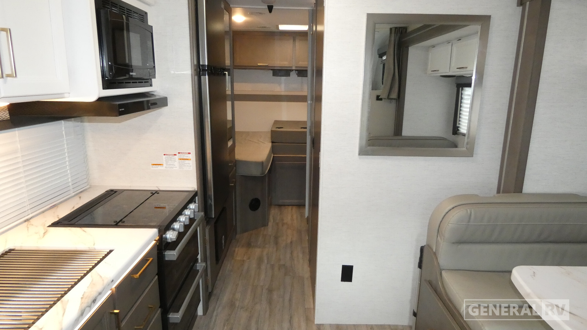 2025 Thor Motor Coach FOUR WINDS 25V Chevy in dover FL