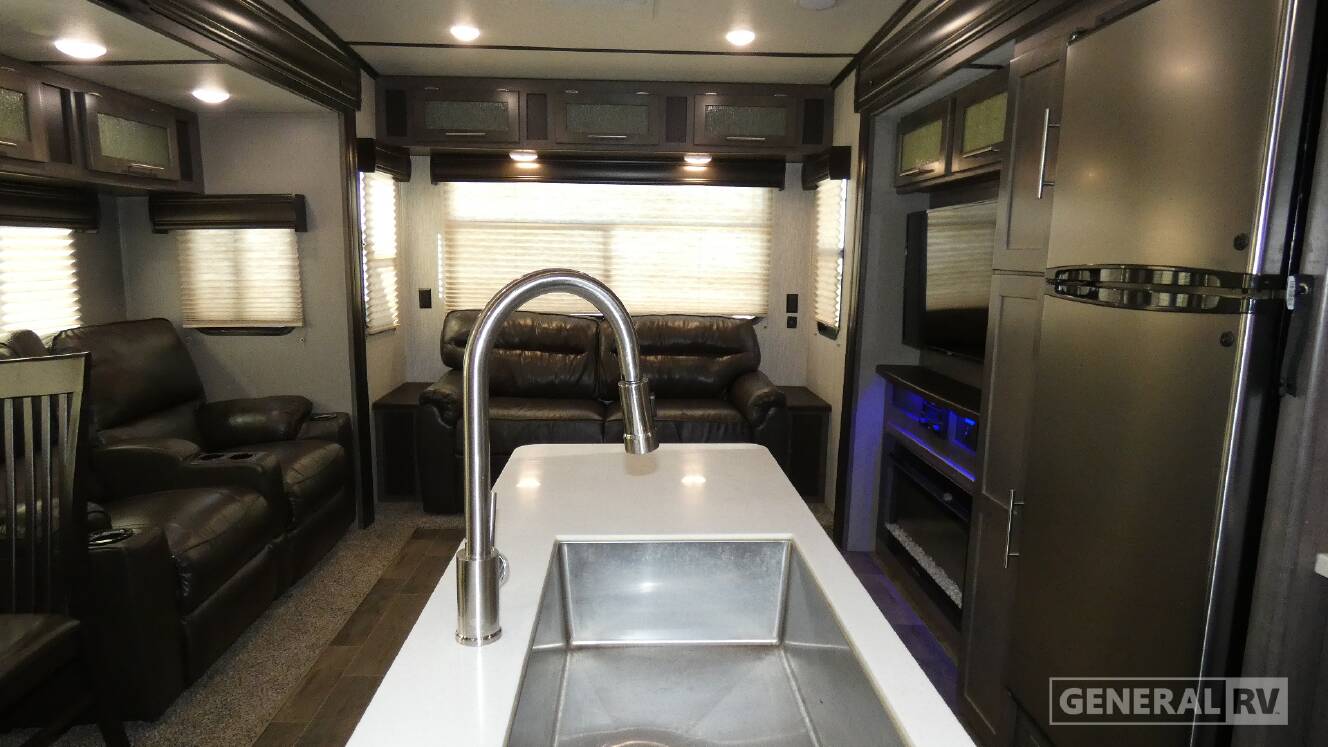 A photo of this 2019 Crossroads Rv CRUISER AIRE 29SI