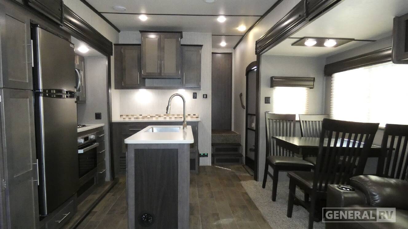 A photo of this 2019 Crossroads Rv CRUISER AIRE 29SI