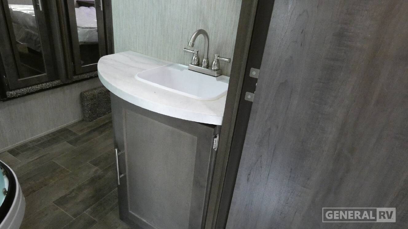A photo of this 2019 Crossroads Rv CRUISER AIRE 29SI