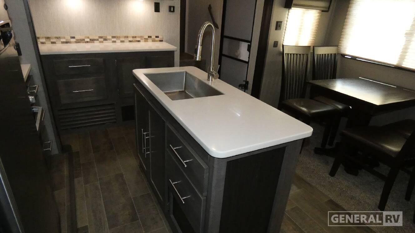 A photo of this 2019 Crossroads Rv CRUISER AIRE 29SI