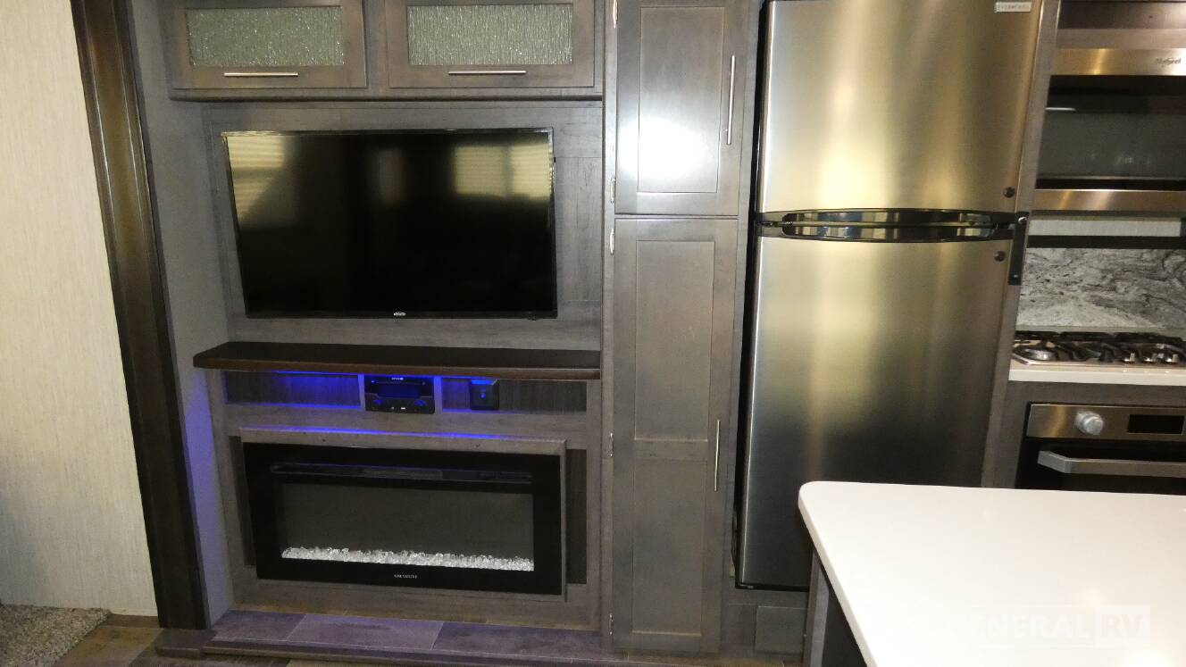 A photo of this 2019 Crossroads Rv CRUISER AIRE 29SI