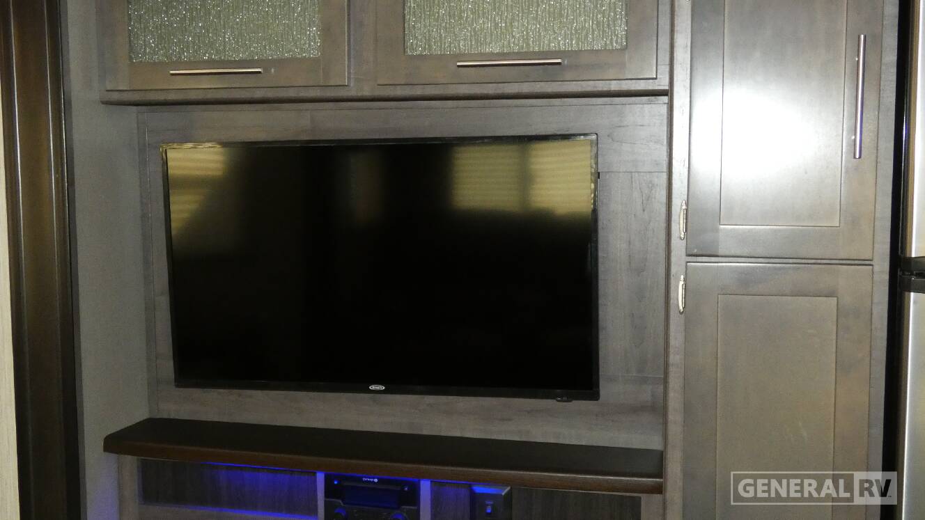 A photo of this 2019 Crossroads Rv CRUISER AIRE 29SI