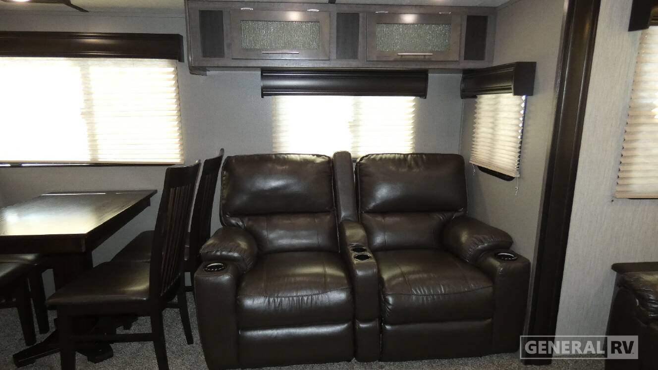 A photo of this 2019 Crossroads Rv CRUISER AIRE 29SI