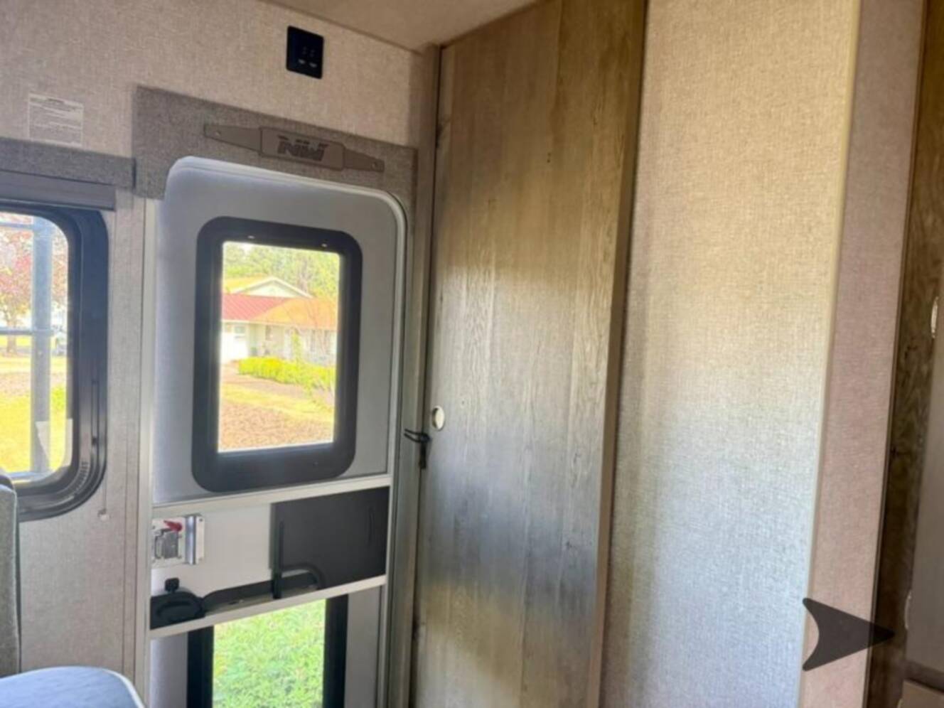 A photo of this 2027 Northwood Arctic Fox 990