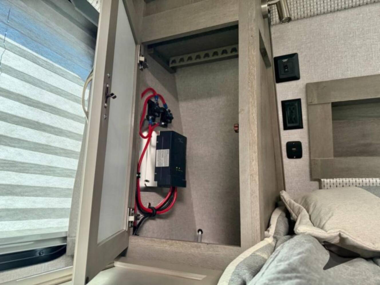 A photo of this 2026 Northwood Arctic Fox 811