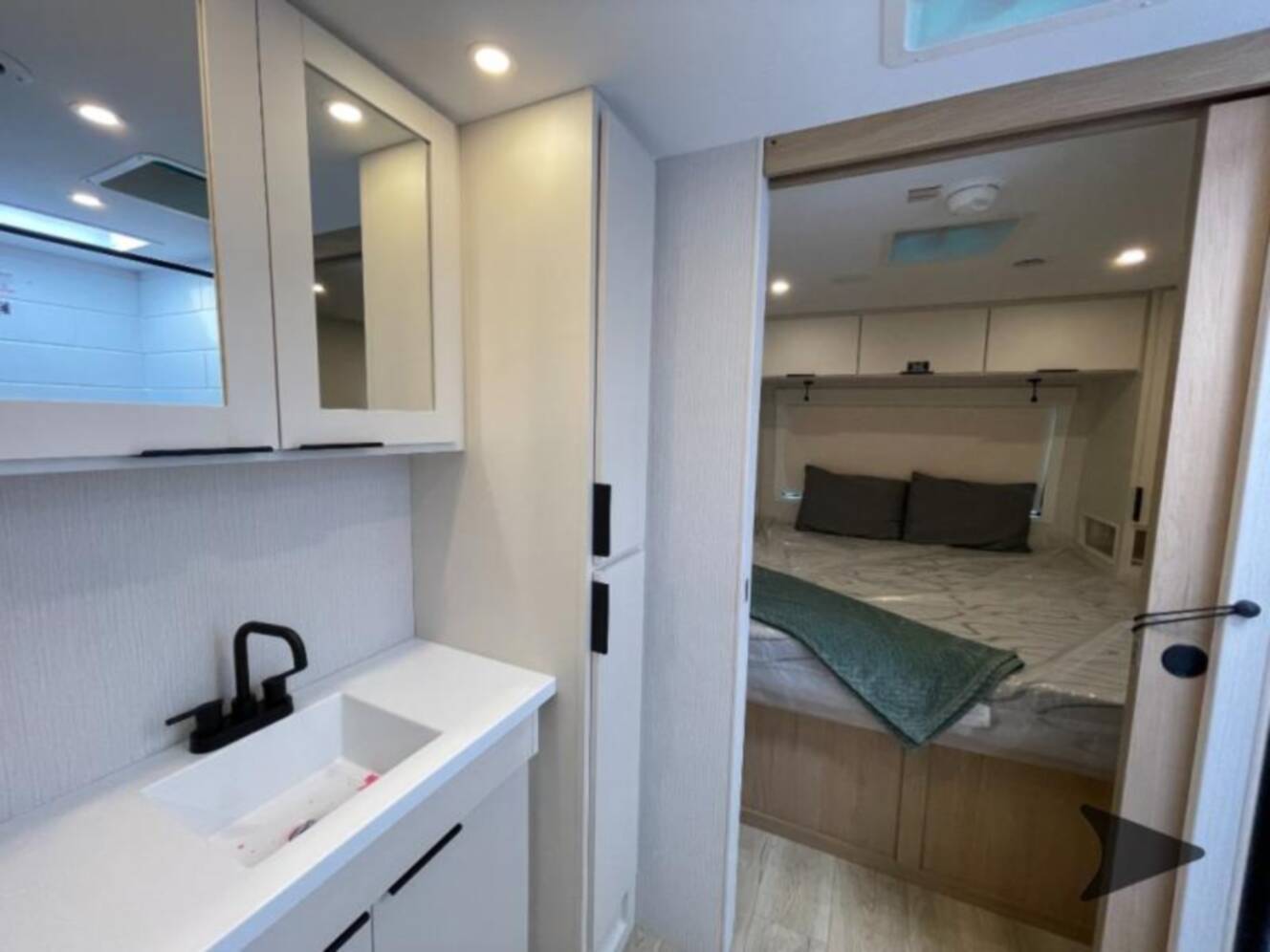 A photo of this 2026 Winnebago Thrive 25RLS