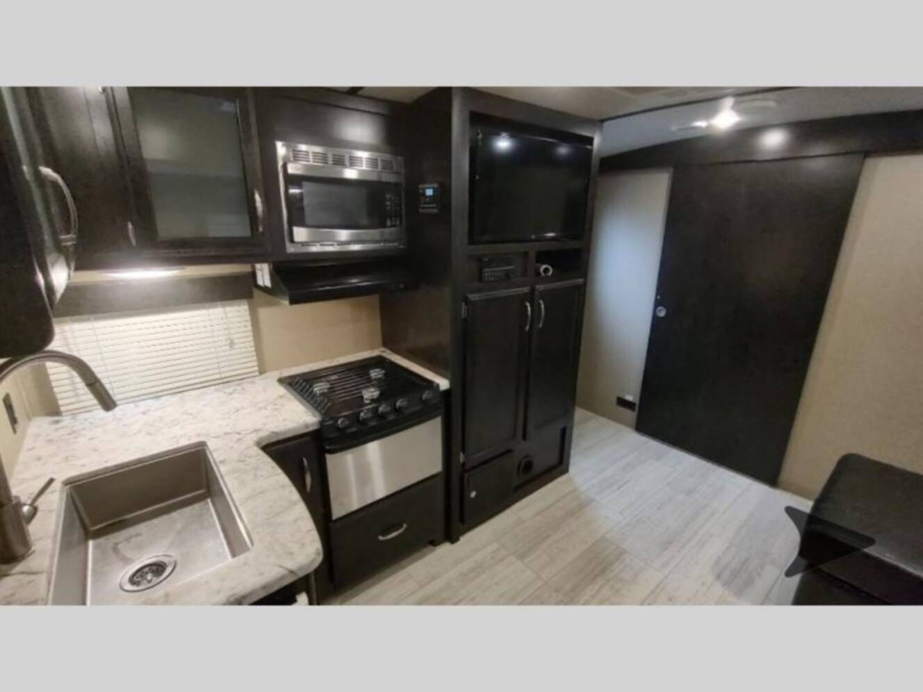 A photo of this 2018 Grand Design Imagine 2150RB