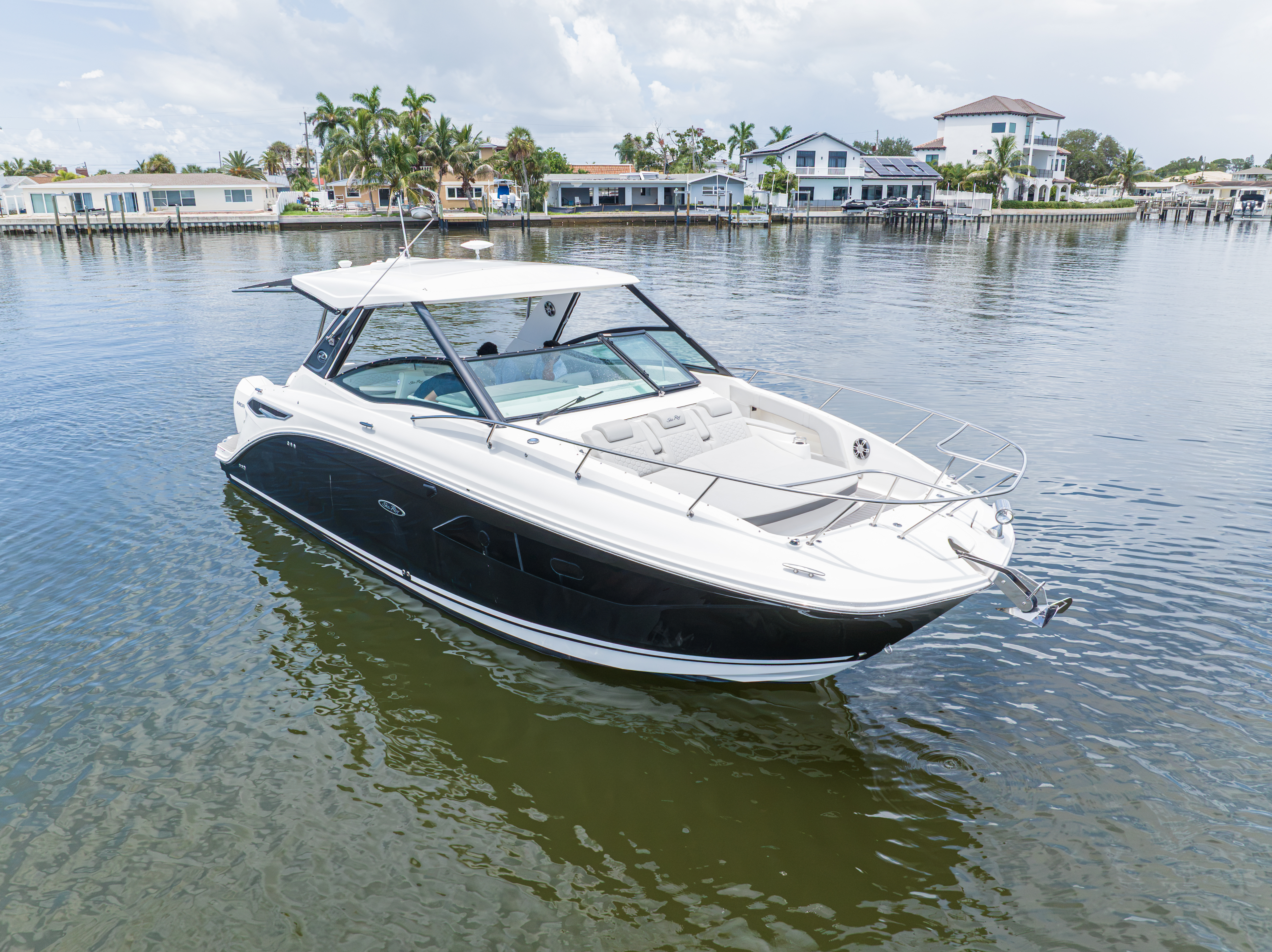 2024 Sea Ray 320 SUNDANCER OB 390 in st petersburg FL