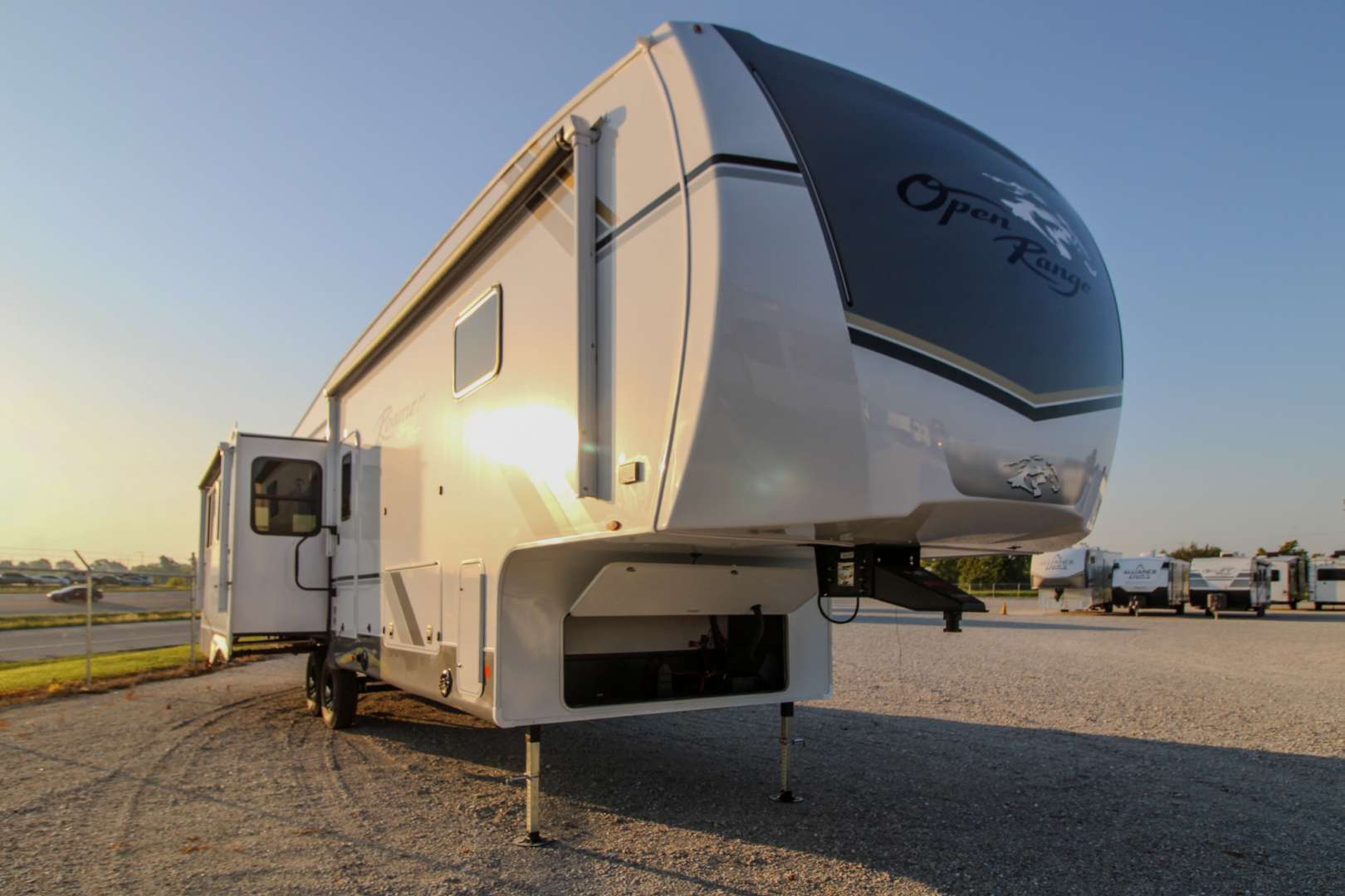 2027 Highland Ridge Open Range Roamer 32RLTS in clinton MO