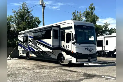 2022 Tiffin Motorhomes Allegro Bus 40 IP