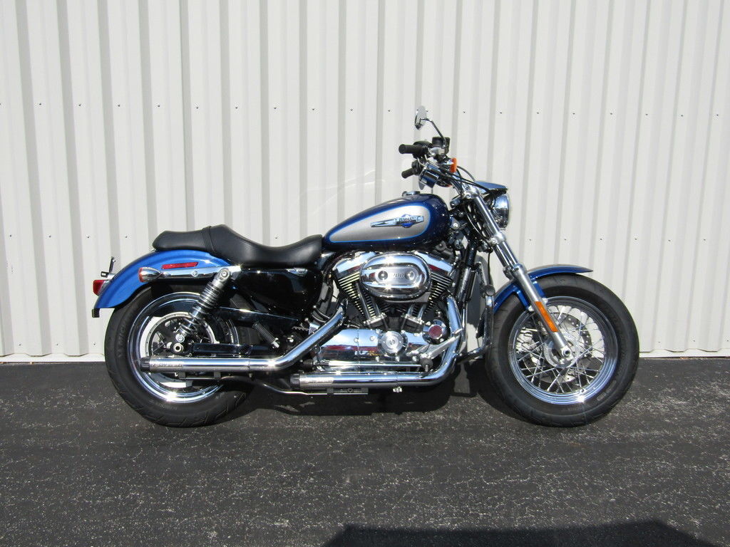 2017 Harley-Davidson® XL1200C - 1200 Custom in St. Charles, MO