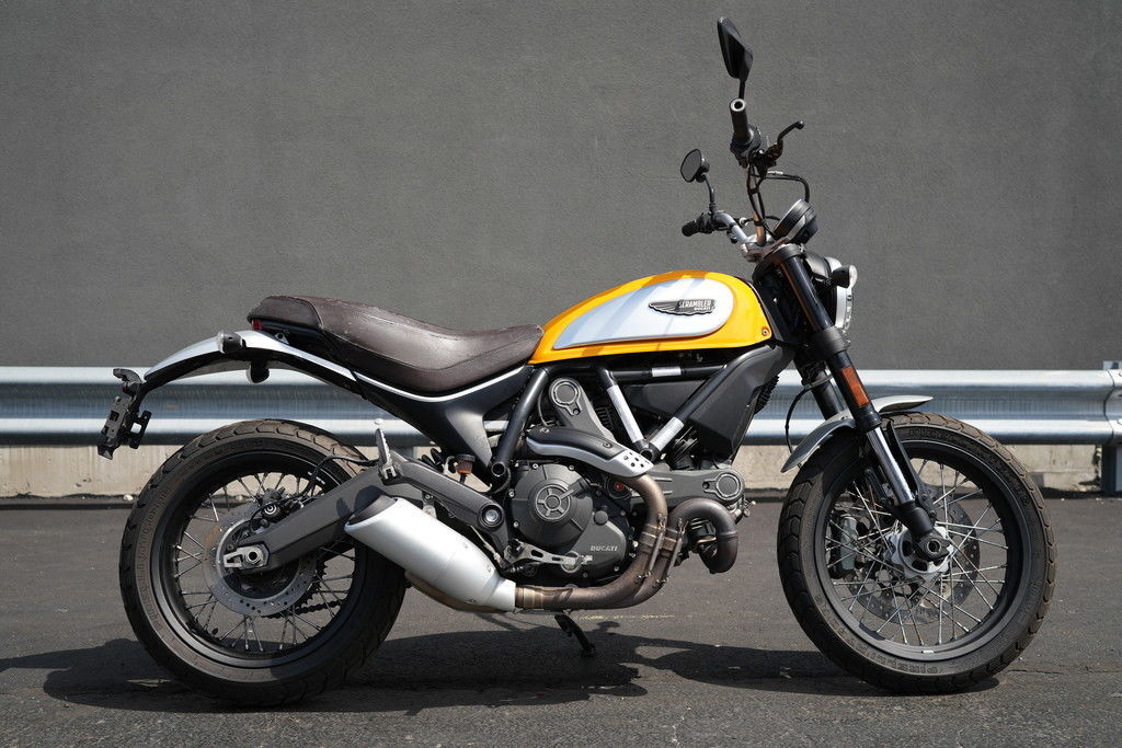 2015 Ducati Scrambler Icon '62 Yellow ICON in Elmhurst, IL