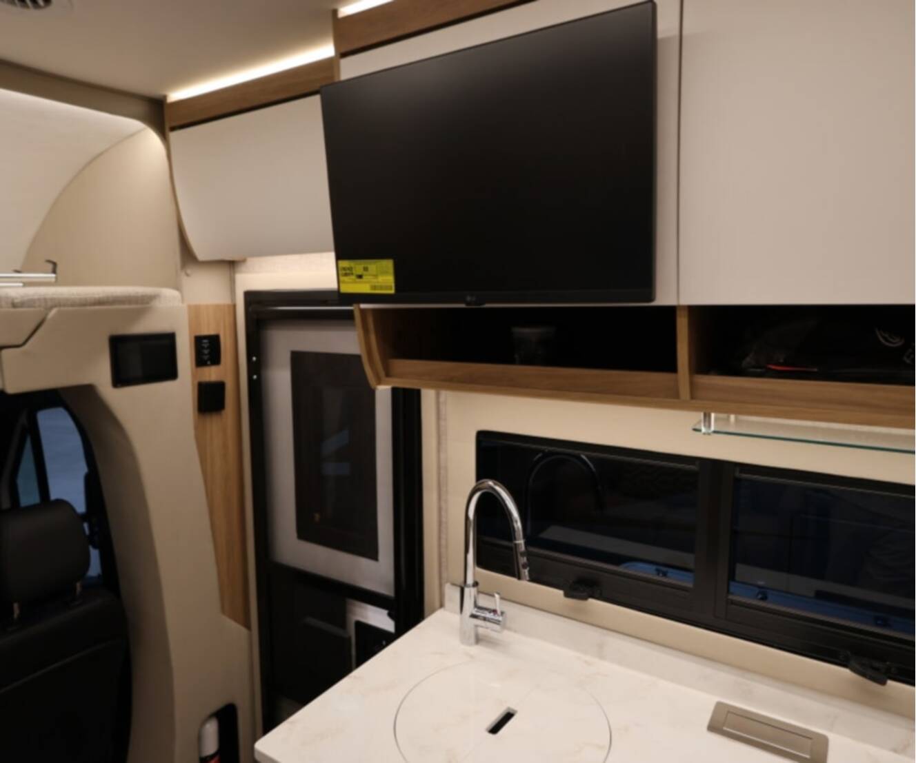 A photo of this 2027 Tiffin WAYFARER 25XLW