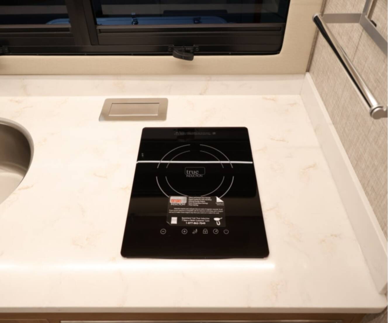 A photo of this 2027 Tiffin WAYFARER 25XLW