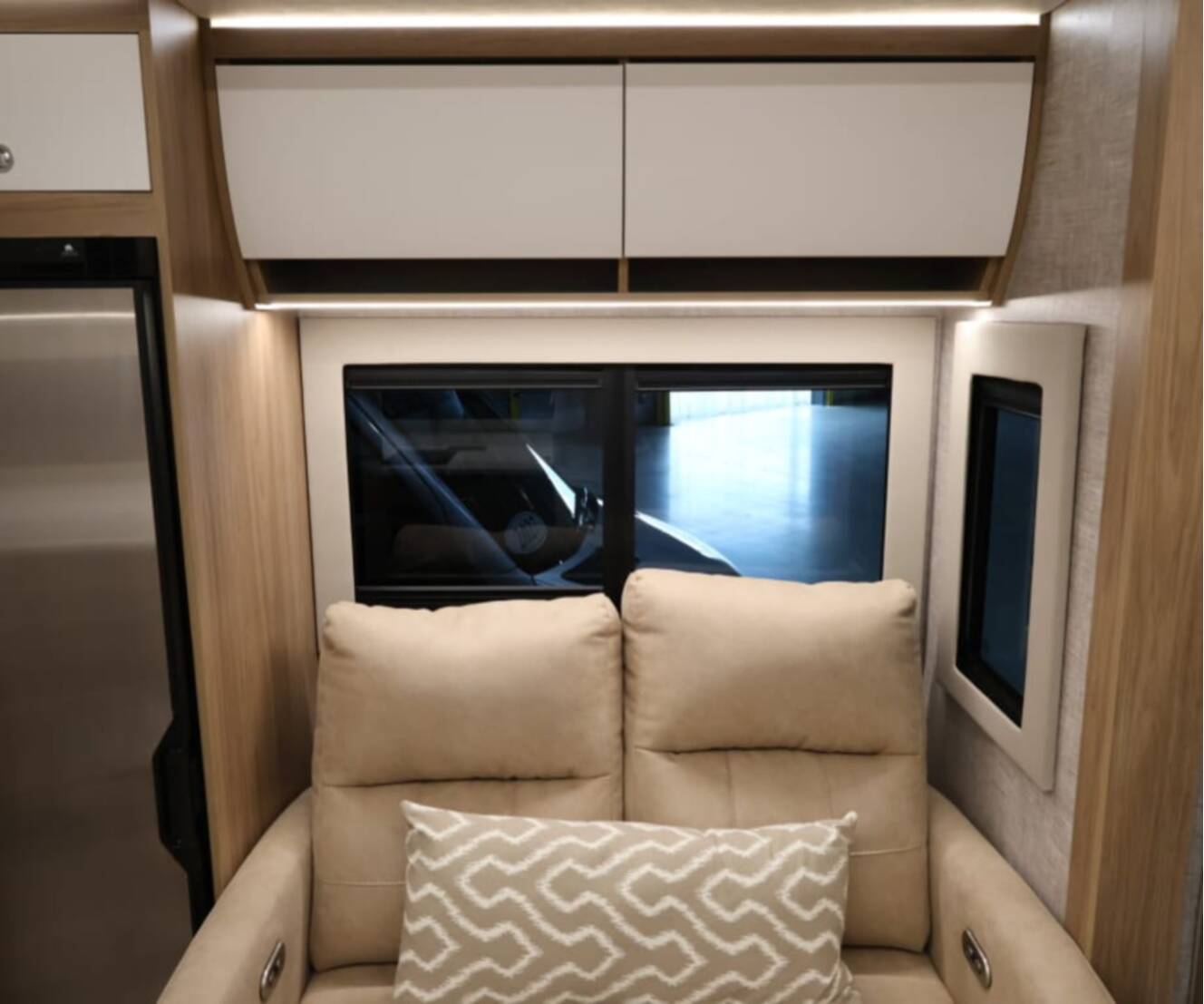 A photo of this 2027 Tiffin WAYFARER 25XLW
