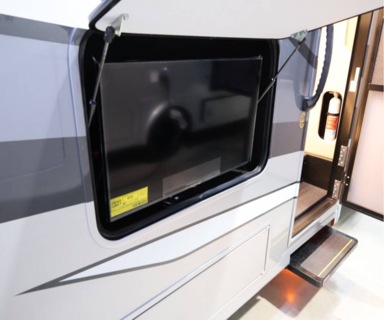 A photo of this 2027 Tiffin WAYFARER 25XLW