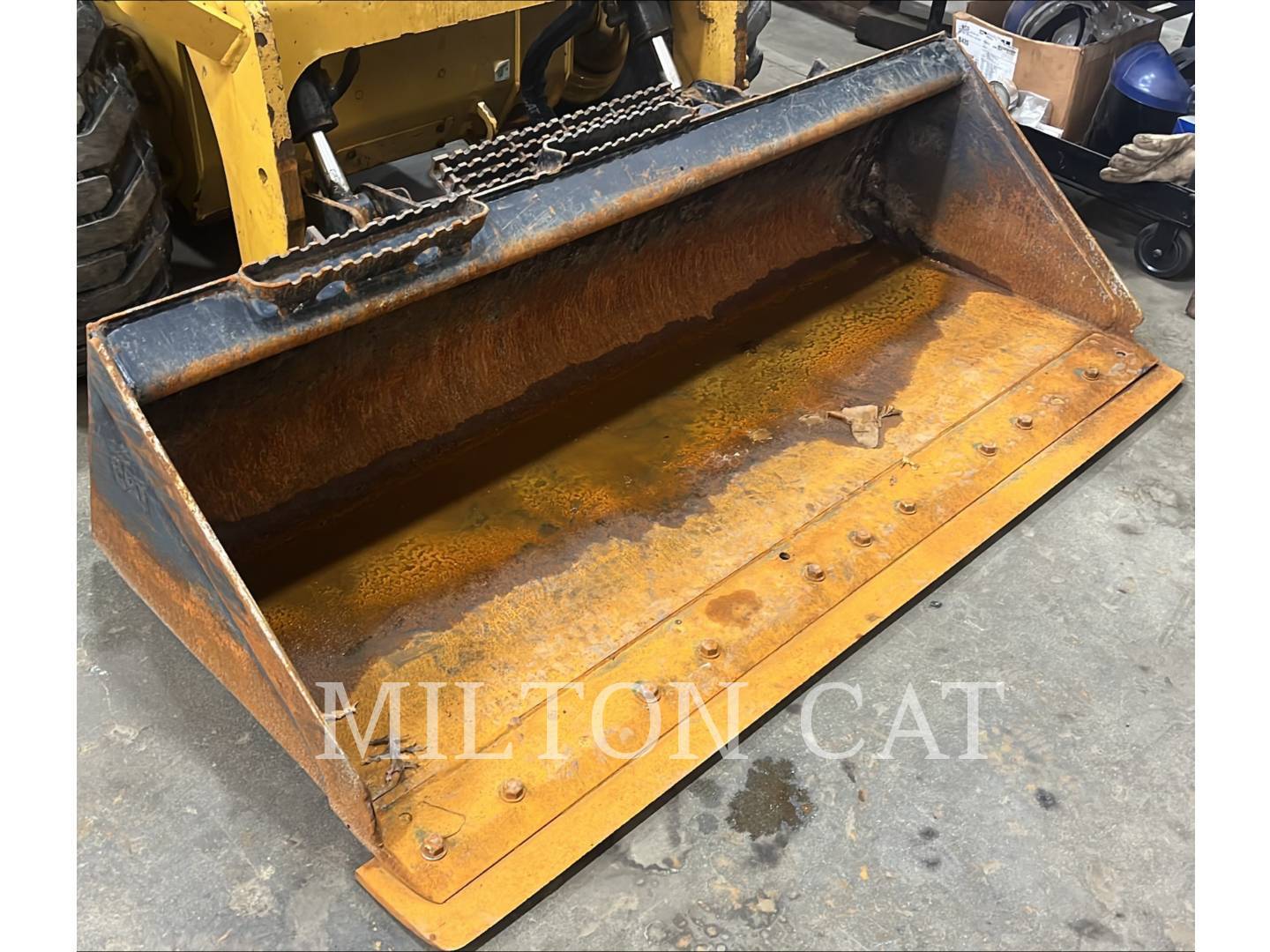 2021 CAT CATERPILLAR 72IN GP BUCKET in Milford, MA