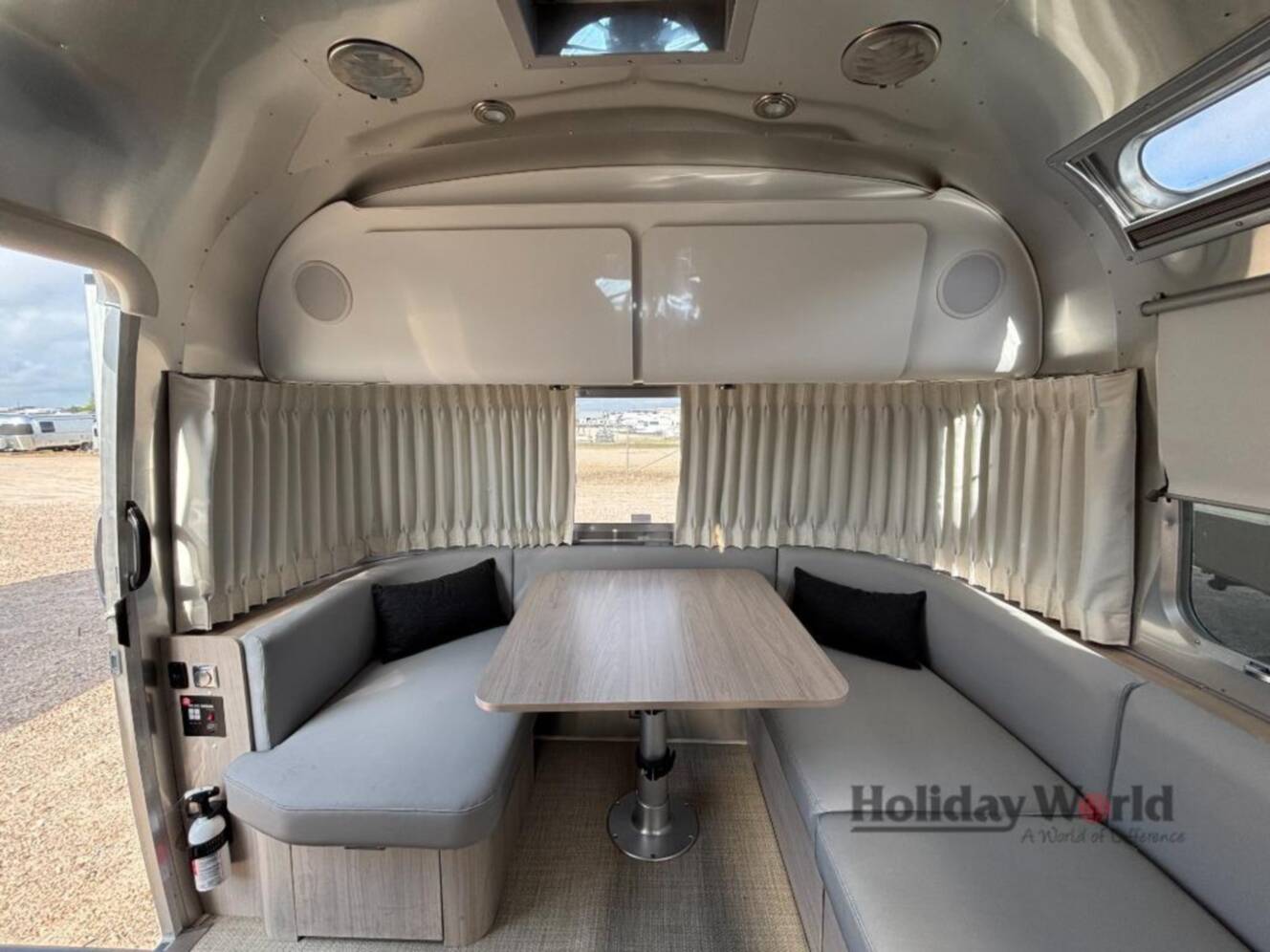 A photo of this 2019 Airstream Globetrotter 27FB