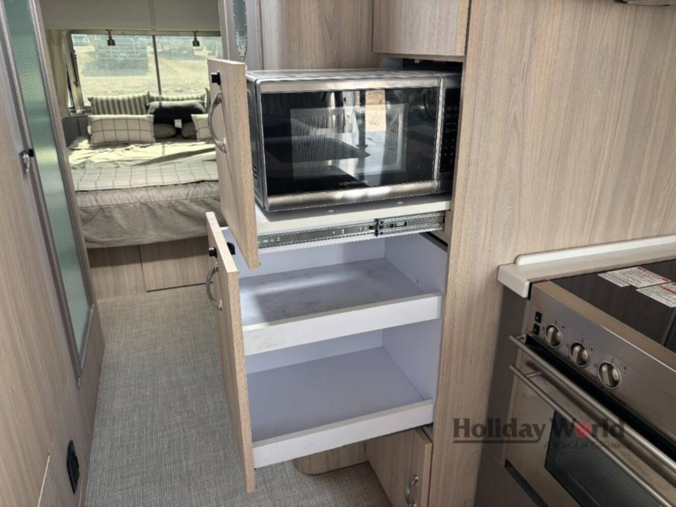 A photo of this 2019 Airstream Globetrotter 27FB