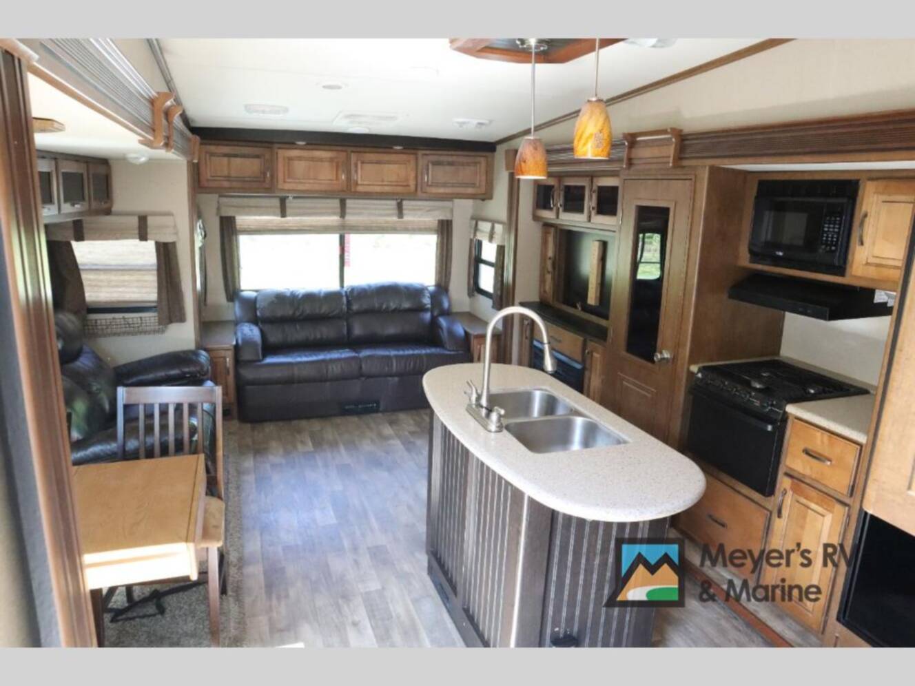 A photo of this 2014 Grand Design Reflection 303RLS