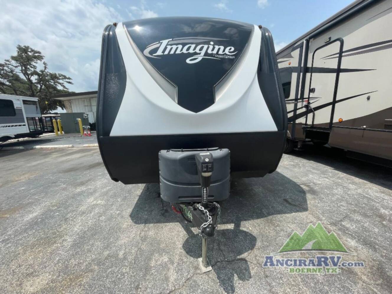 A photo of this 2021 Grand Design Imagine 2800BH