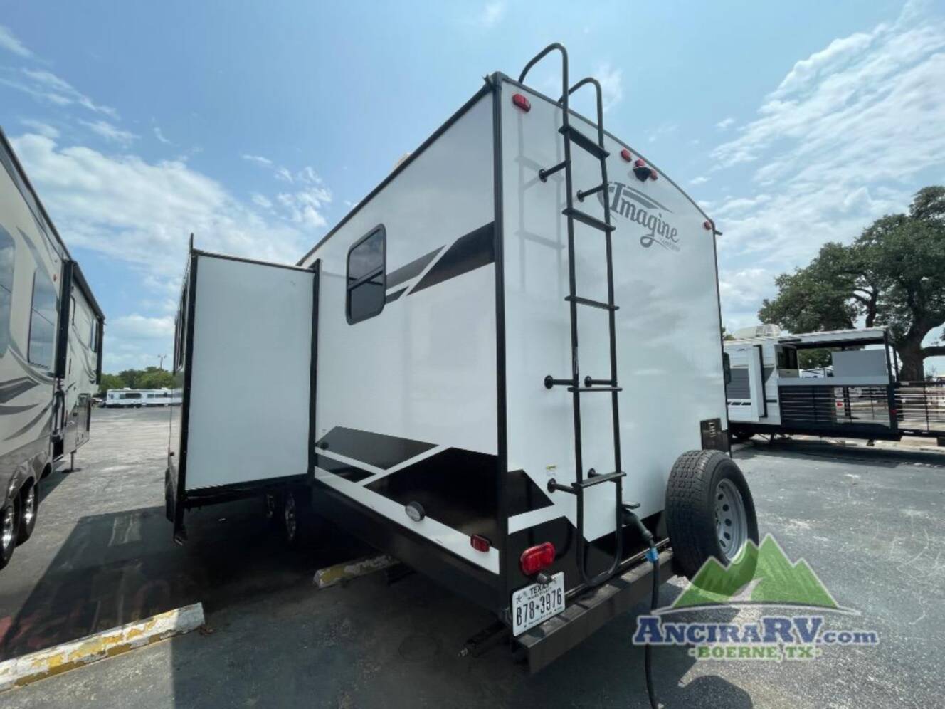 A photo of this 2021 Grand Design Imagine 2800BH