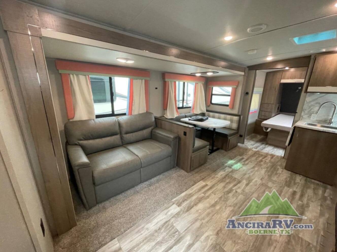 A photo of this 2021 Grand Design Imagine 2800BH