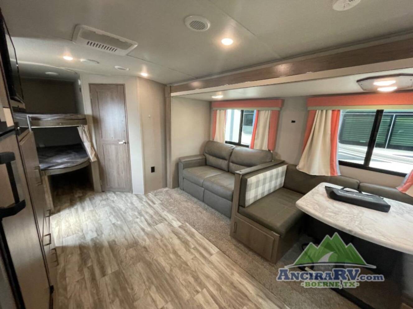 A photo of this 2021 Grand Design Imagine 2800BH