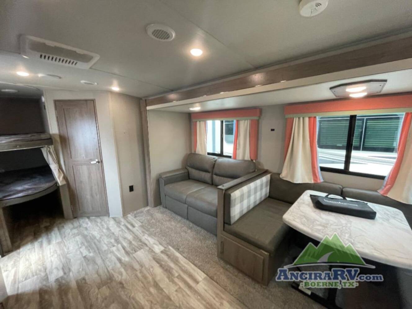 A photo of this 2021 Grand Design Imagine 2800BH