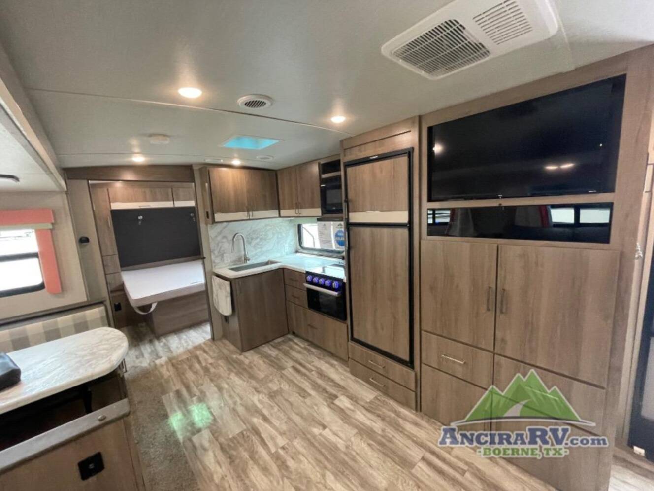 A photo of this 2021 Grand Design Imagine 2800BH