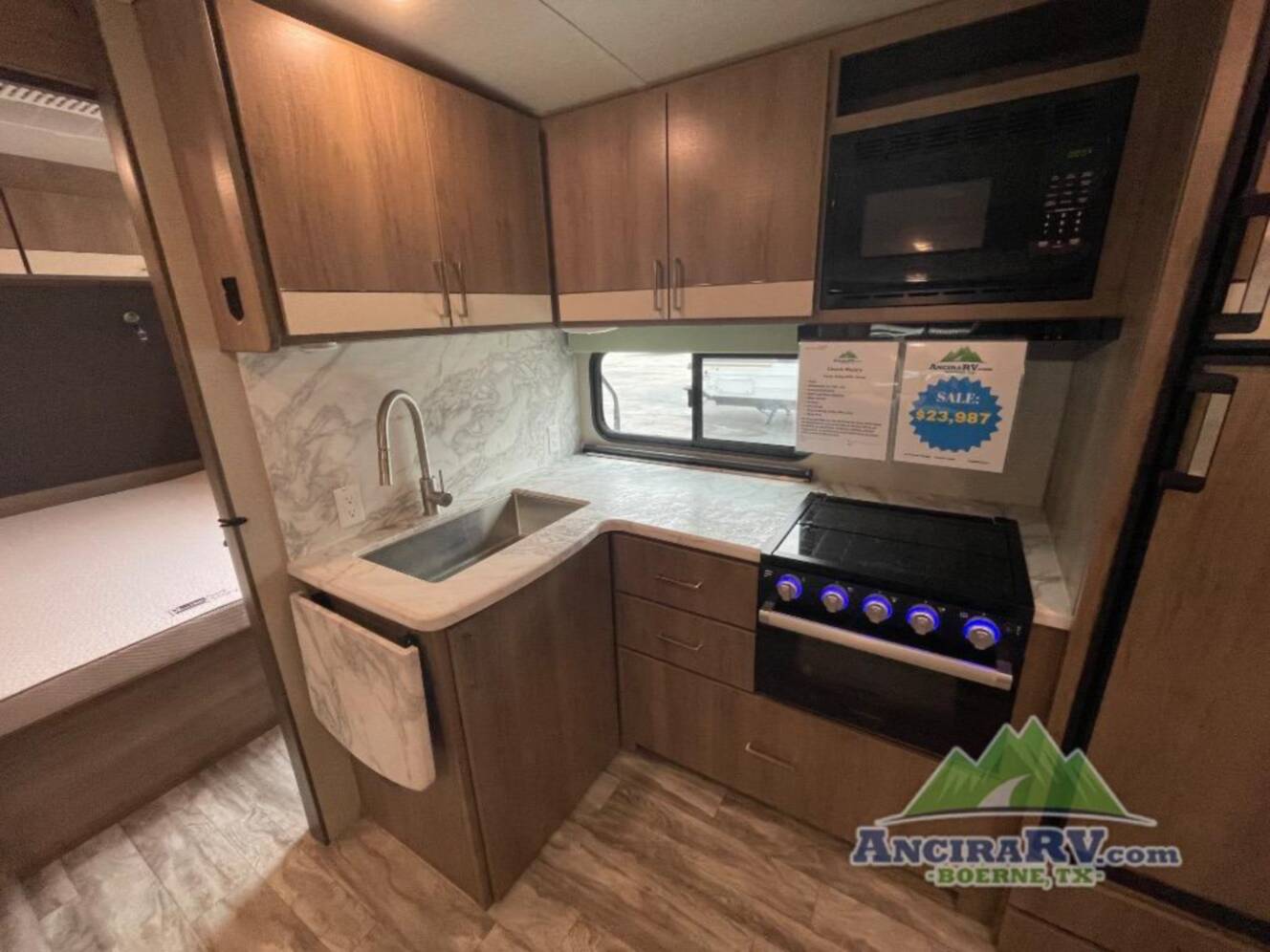 A photo of this 2021 Grand Design Imagine 2800BH