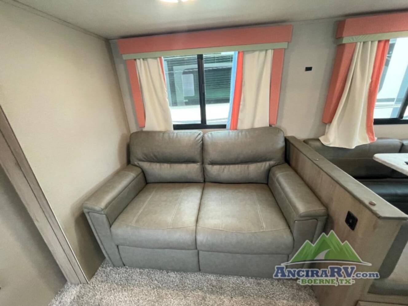 A photo of this 2021 Grand Design Imagine 2800BH
