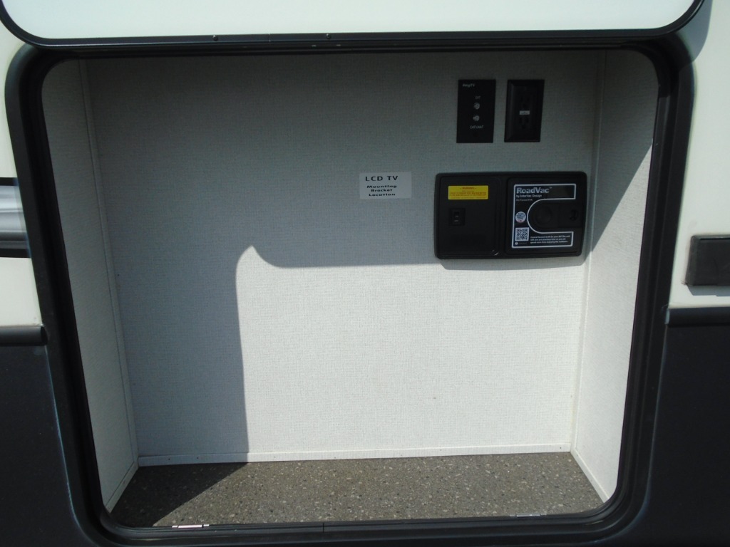 2021 Keystone Rv Montana 3781RL in marlette MI