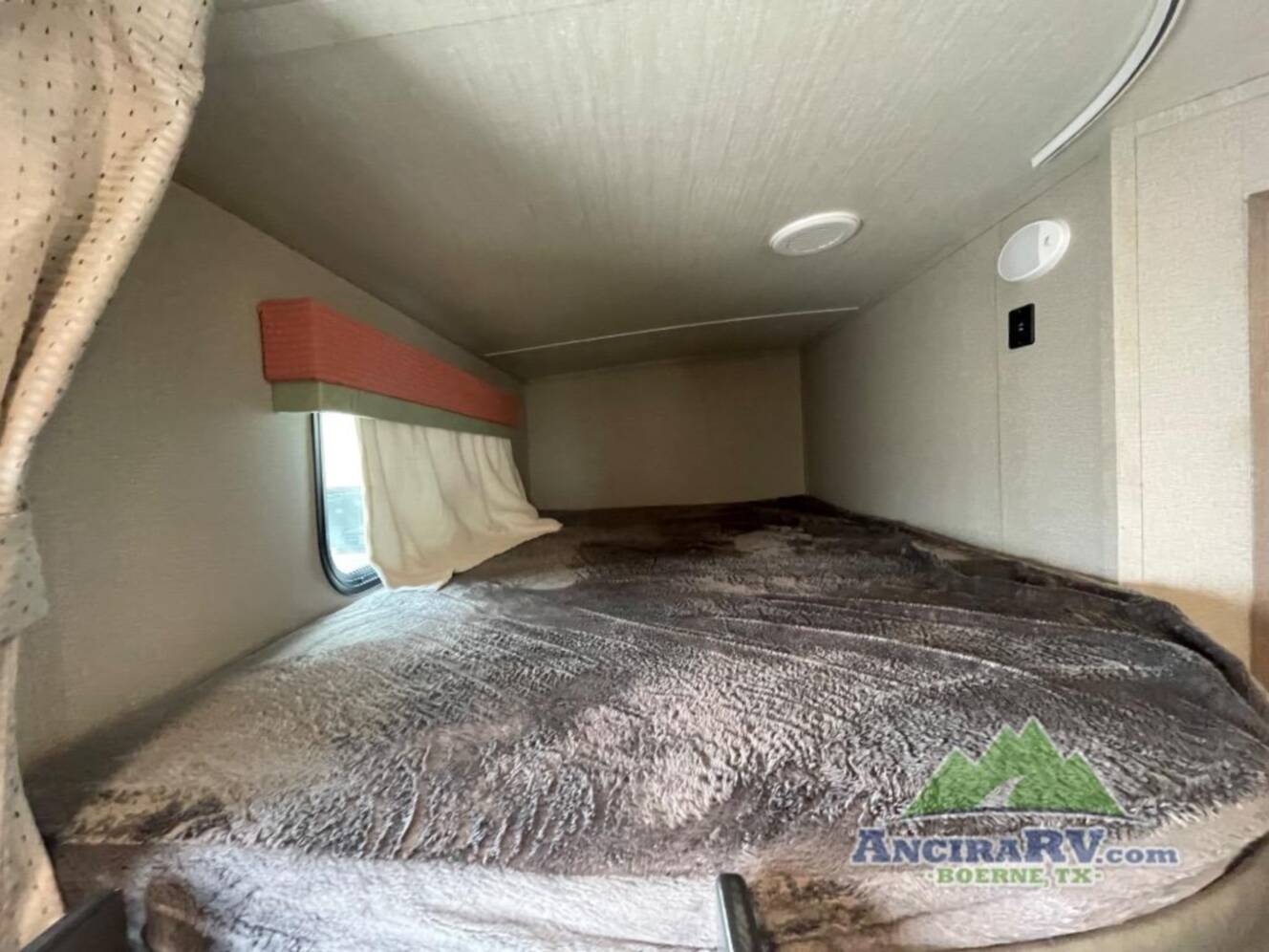 A photo of this 2021 Grand Design Imagine 2800BH