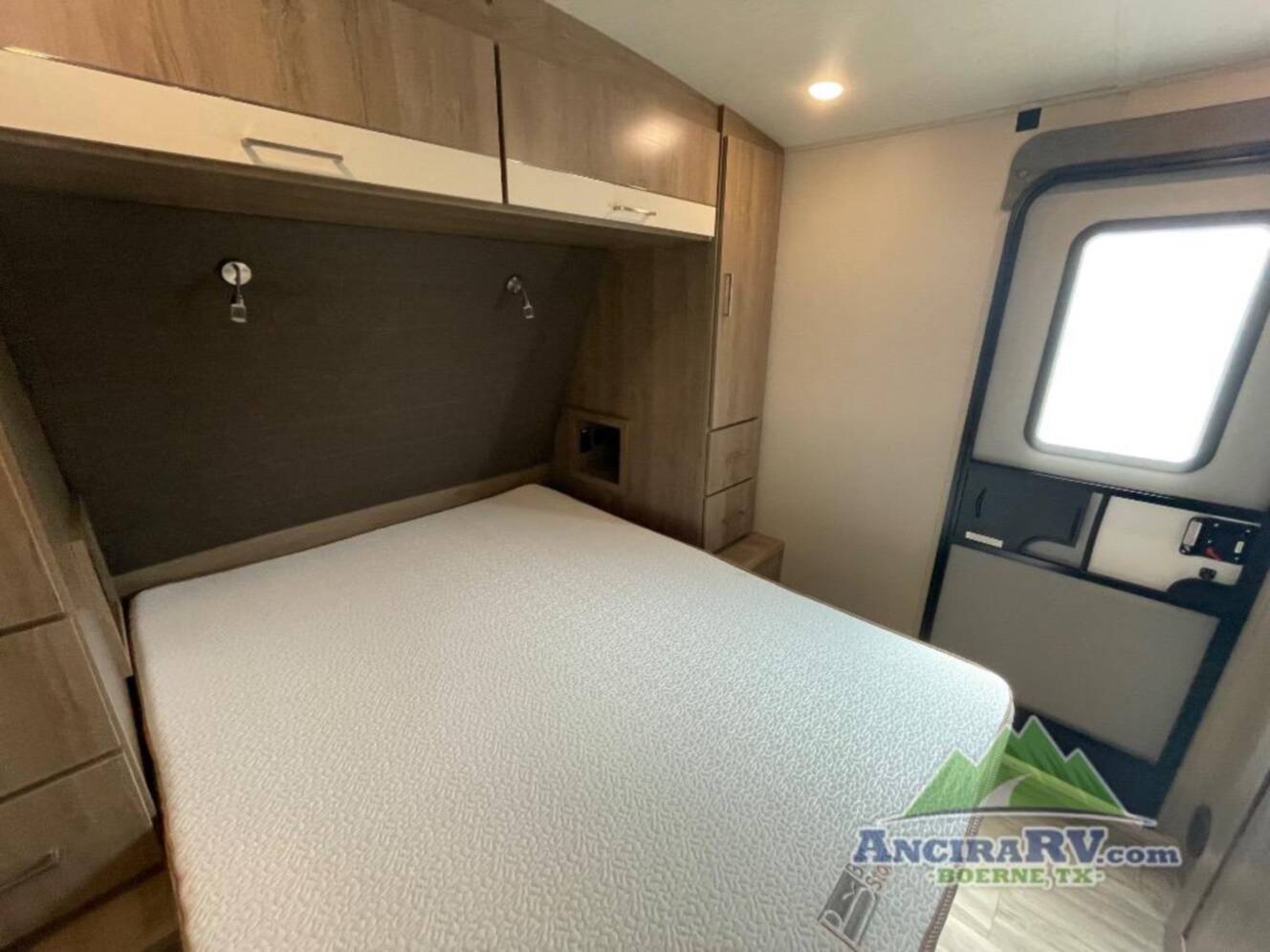 A photo of this 2021 Grand Design Imagine 2800BH