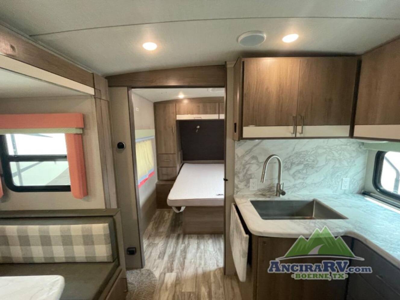 A photo of this 2021 Grand Design Imagine 2800BH