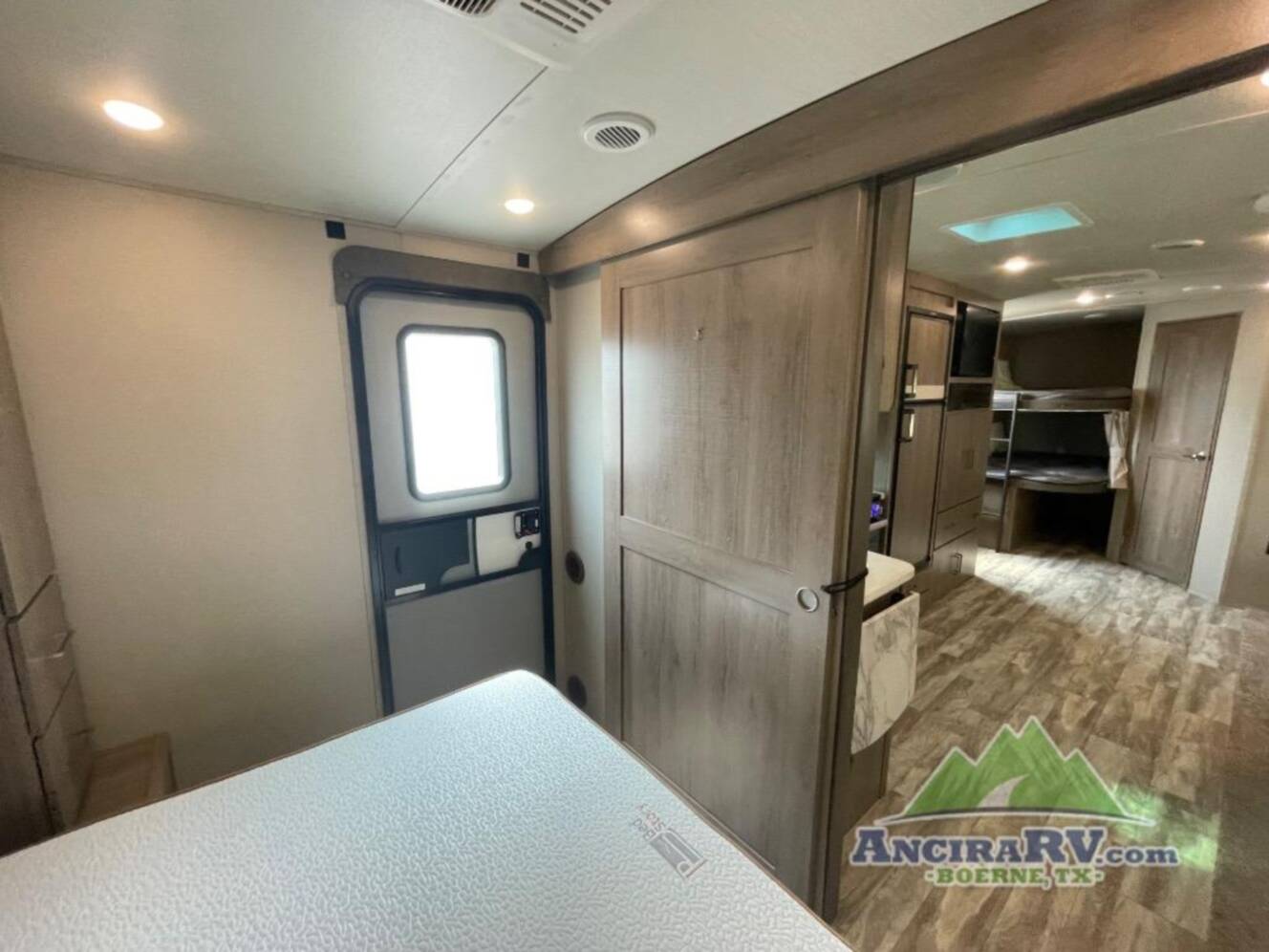 A photo of this 2021 Grand Design Imagine 2800BH