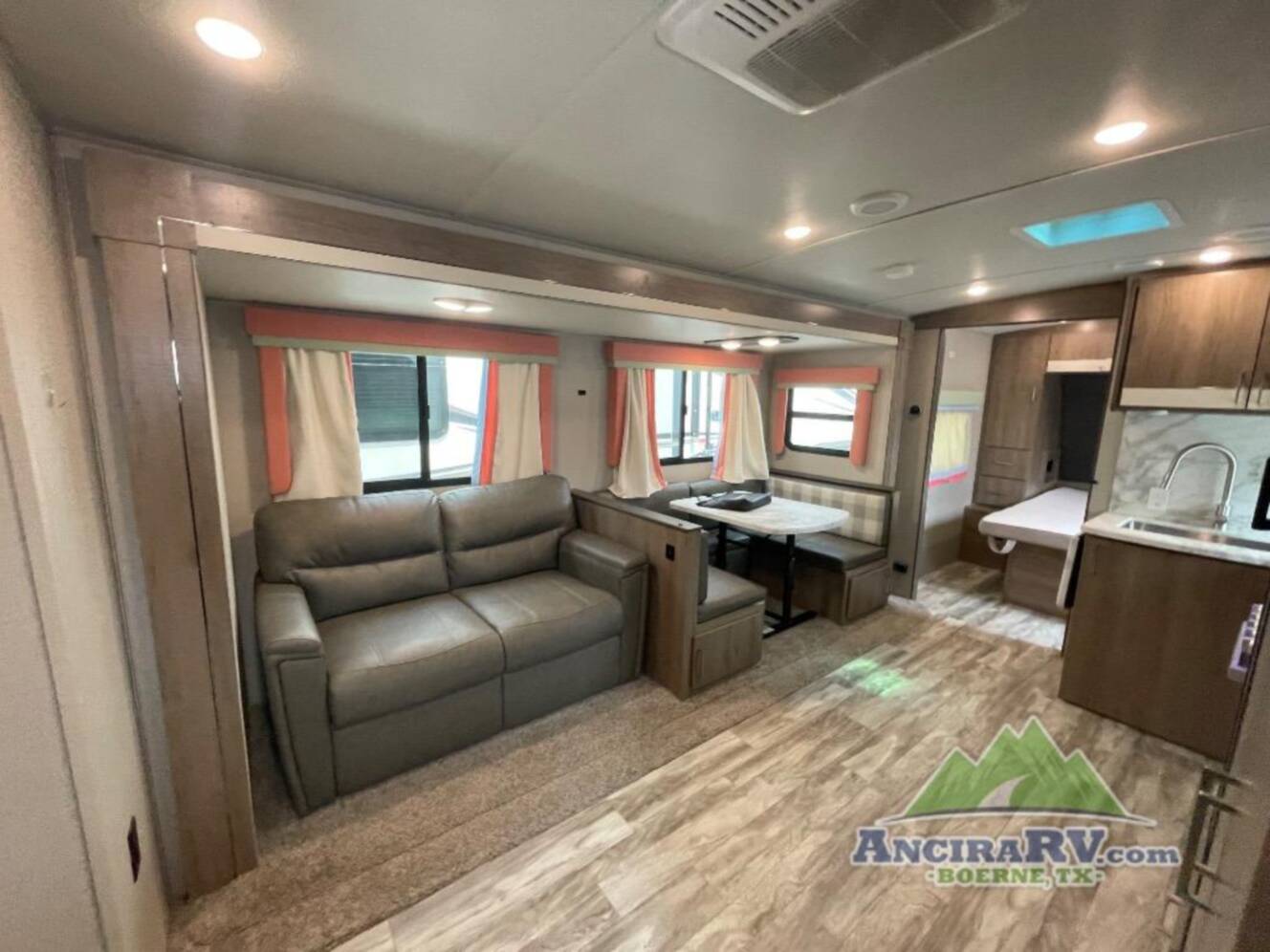 A photo of this 2021 Grand Design Imagine 2800BH